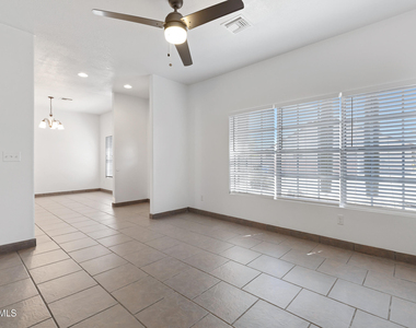 23620 N 42nd Drive - Photo Thumbnail 8