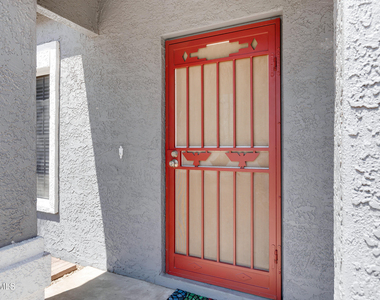 23620 N 42nd Drive - Photo Thumbnail 4