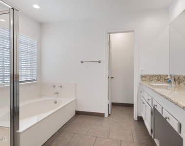 23620 N 42nd Drive - Photo Thumbnail 25