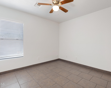 23620 N 42nd Drive - Photo Thumbnail 29