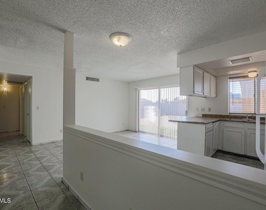 3020 N 87th Avenue - Photo Thumbnail 3