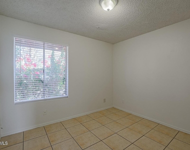 3020 N 87th Avenue - Photo Thumbnail 14