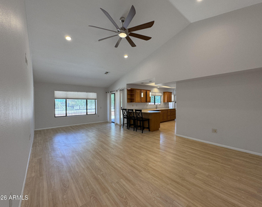17211 N Desert Glen Drive - Photo Thumbnail 9