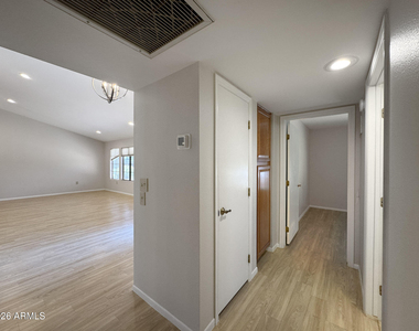 17211 N Desert Glen Drive - Photo Thumbnail 24
