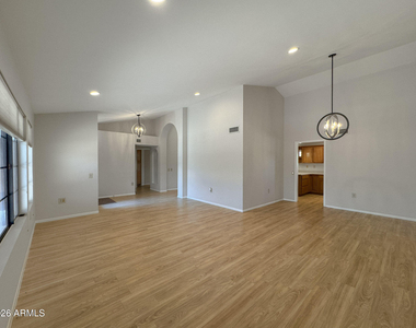 17211 N Desert Glen Drive - Photo Thumbnail 6