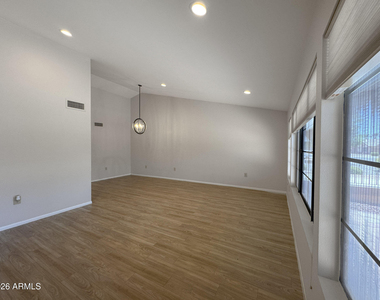 17211 N Desert Glen Drive - Photo Thumbnail 5