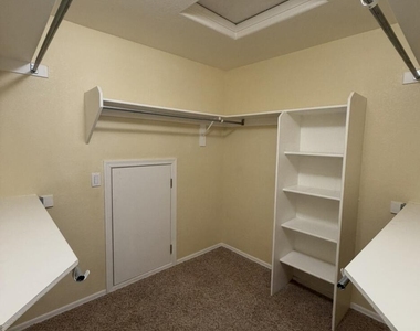 4170 E Hallihan Drive - Photo Thumbnail 13