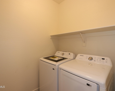 2313 W Pollack Street - Photo Thumbnail 10