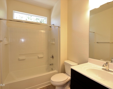 2313 W Pollack Street - Photo Thumbnail 14
