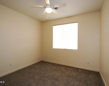 2313 W Pollack Street - Photo Thumbnail 11