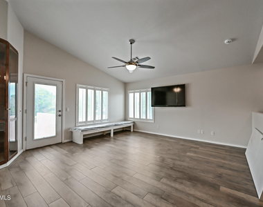 9208 W Deanna Drive - Photo Thumbnail 19