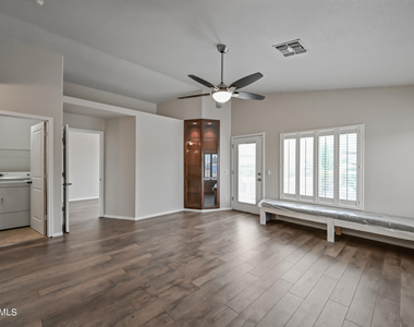 9208 W Deanna Drive - Photo Thumbnail 20