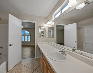 9208 W Deanna Drive - Photo Thumbnail 26