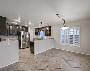 9208 W Deanna Drive - Photo Thumbnail 6