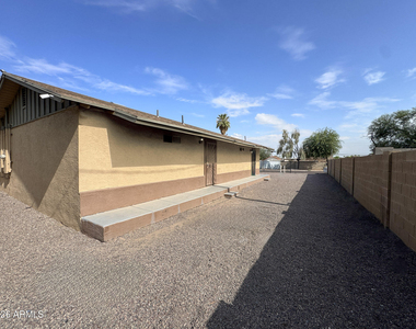1023 E Old Southern Avenue - Photo Thumbnail 2