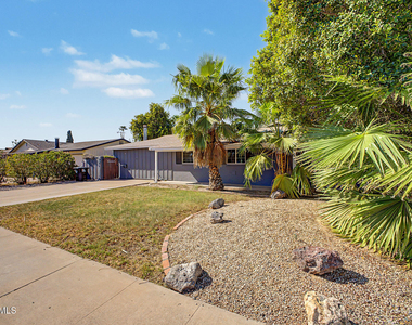 6732 E 6th Street - Photo Thumbnail 2