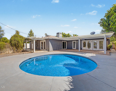 6732 E 6th Street - Photo Thumbnail 27