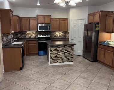 2110 W Kathleen Road - Photo Thumbnail 20