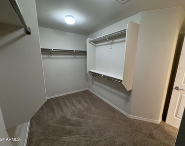 2110 W Kathleen Road - Photo Thumbnail 9