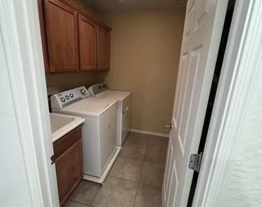 2110 W Kathleen Road - Photo Thumbnail 8