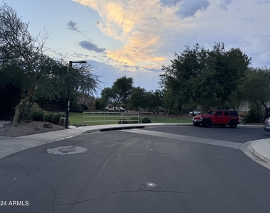 2110 W Kathleen Road - Photo Thumbnail 34