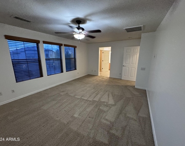 2110 W Kathleen Road - Photo Thumbnail 12