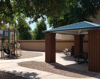 1297 E Birdland Drive - Photo Thumbnail 34