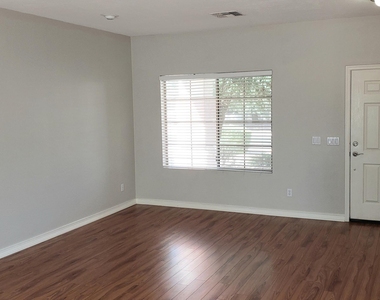 1297 E Birdland Drive - Photo Thumbnail 2