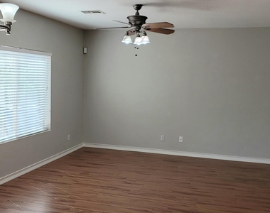 1297 E Birdland Drive - Photo Thumbnail 11