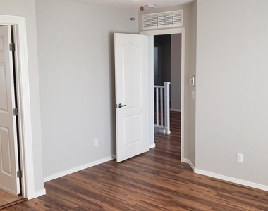 1297 E Birdland Drive - Photo Thumbnail 14