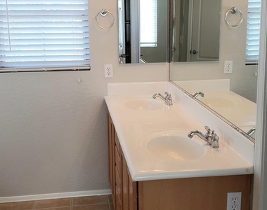 1297 E Birdland Drive - Photo Thumbnail 16