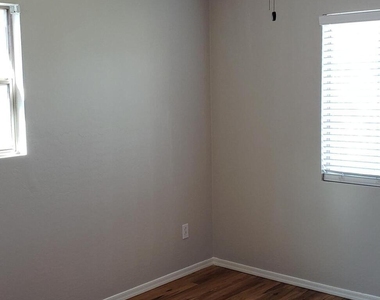 1297 E Birdland Drive - Photo Thumbnail 24