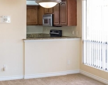 17211 N 35th Avenue - Photo Thumbnail 13