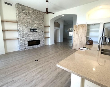 16634 S 3rd Place - Photo Thumbnail 11