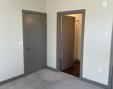 425 W Osborn Road - Photo Thumbnail 10