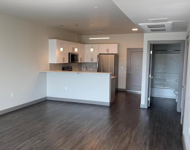 425 W Osborn Road - Photo Thumbnail 8