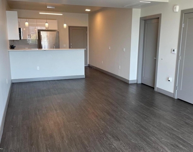 425 W Osborn Road - Photo Thumbnail 9