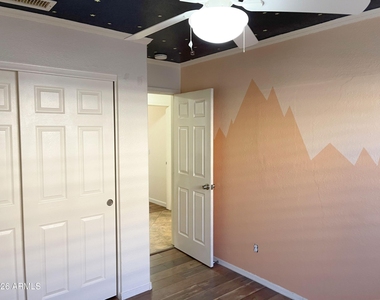 9144 W Villa Rita Drive - Photo Thumbnail 14