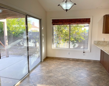 9144 W Villa Rita Drive - Photo Thumbnail 8