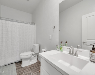 25779 W Hazel Drive - Photo Thumbnail 7