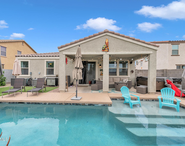 25779 W Hazel Drive - Photo Thumbnail 11