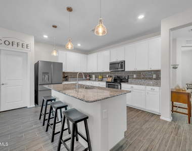 25779 W Hazel Drive - Photo Thumbnail 3