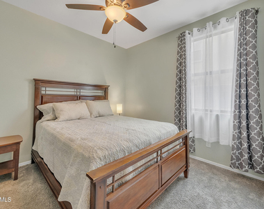 25779 W Hazel Drive - Photo Thumbnail 6