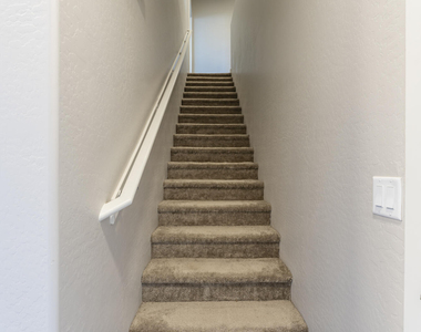 432 S 32nd Street - Photo Thumbnail 9