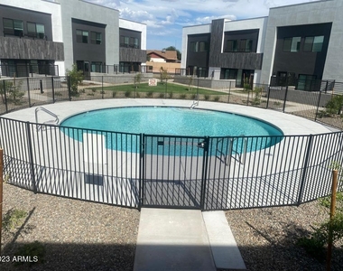 432 S 32nd Street - Photo Thumbnail 74