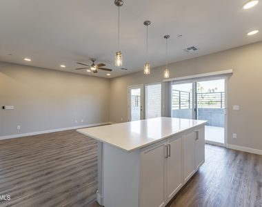 432 S 32nd Street - Photo Thumbnail 11