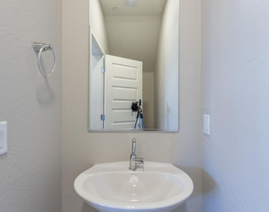 432 S 32nd Street - Photo Thumbnail 10