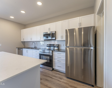 432 S 32nd Street - Photo Thumbnail 14
