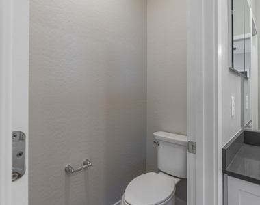 432 S 32nd Street - Photo Thumbnail 32
