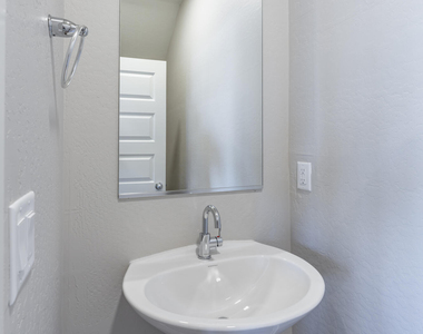 432 S 32nd Street - Photo Thumbnail 21